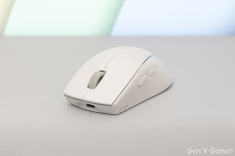 點我看大圖 白色款 M75 真的來了!Corsair M75 Wireless 遊戲滑鼠