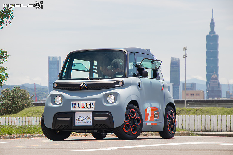 Citroen Ami 試駕｜比法拉利吸睛、比小綿羊可靠！