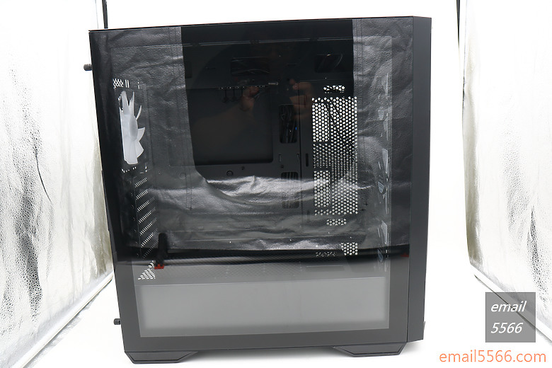 點我看大圖 COUGAR Uniface RGB中塔機殼 開箱-水冷支援/高效通風系統