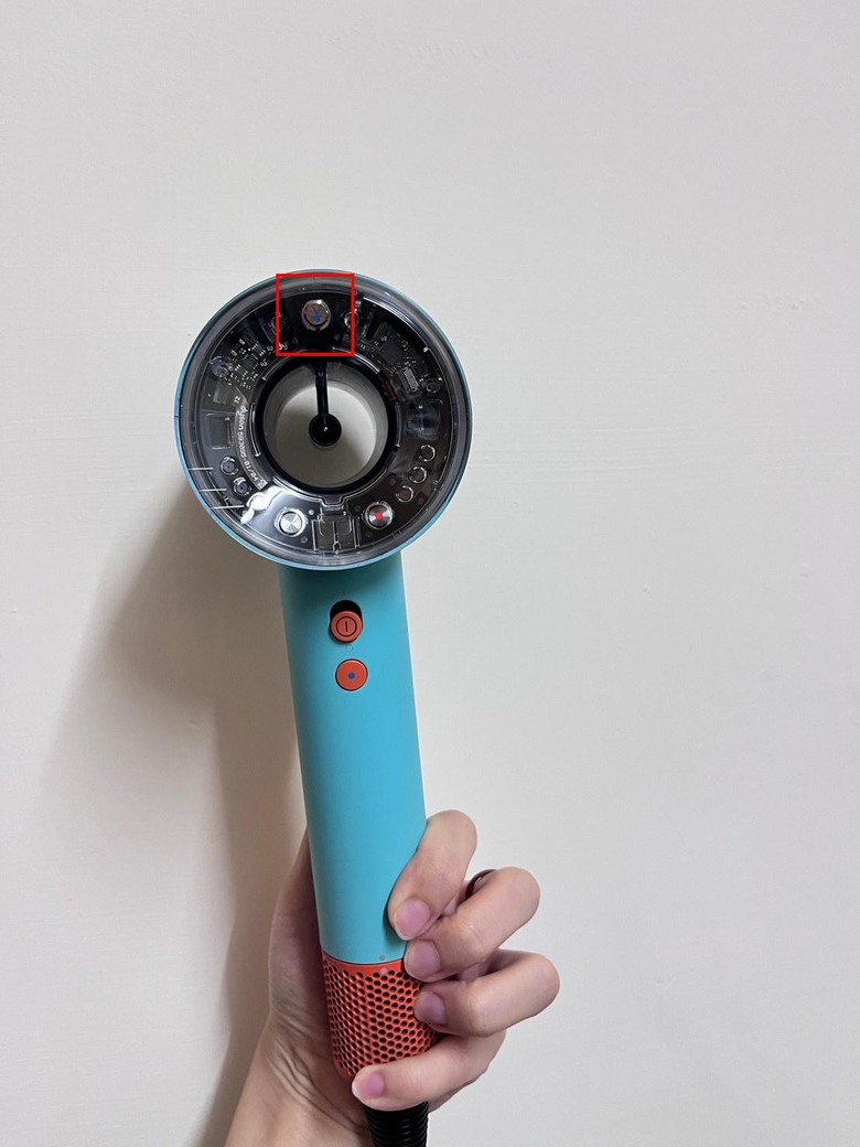 人生第一支Dyson吹風機