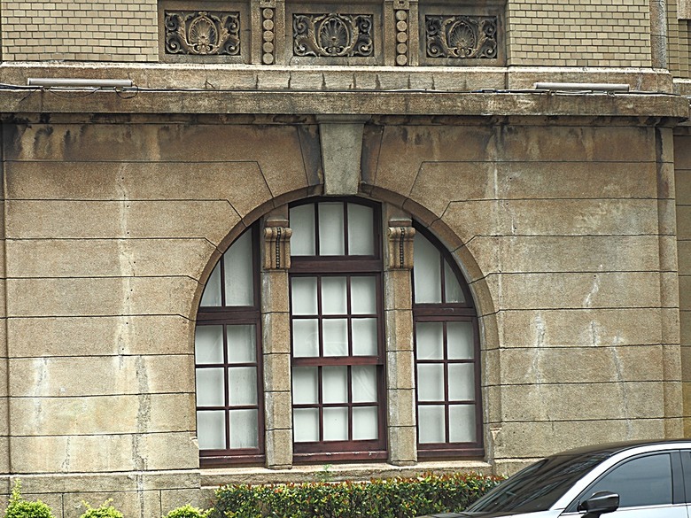 臺北府城北門、臺北郵局、撫臺街洋樓、博愛路街屋、三井舊倉庫、鐵道部廳舍與臺北工場 — 臺北建城140年登北門城樓與集章活動 & 週邊歷史景點巡禮