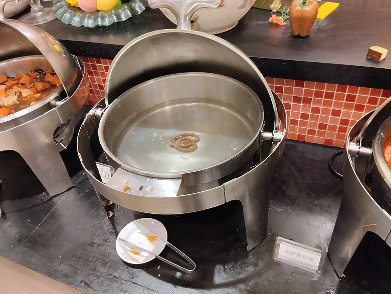 誤進一家「吧檯不出菜」的「吃到飽」餐廳...（有照片，要小心）