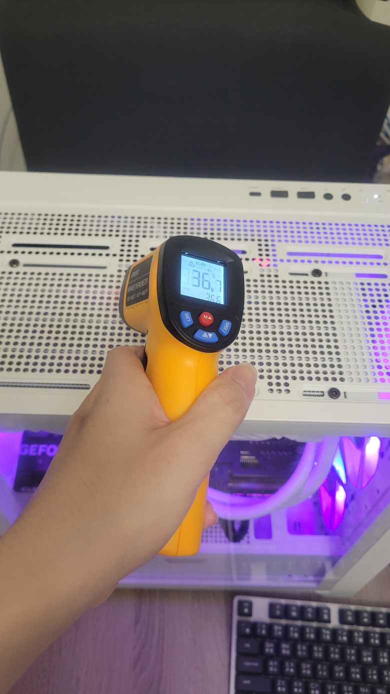 darkFlash大飛 DRX70 Mesh 與 DN冰旋峰240 的組合開箱