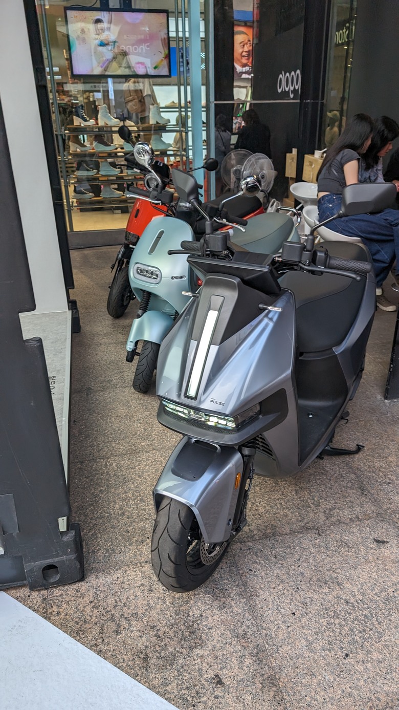 信義區一日充電之旅 - Gogoro Pulse快閃 / Audi Q4 e-tron 初見 / 君悅雲錦中餐廳馬爹利飛凡饗宴