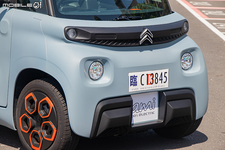 Citroen Ami 試駕｜比法拉利吸睛、比小綿羊可靠！