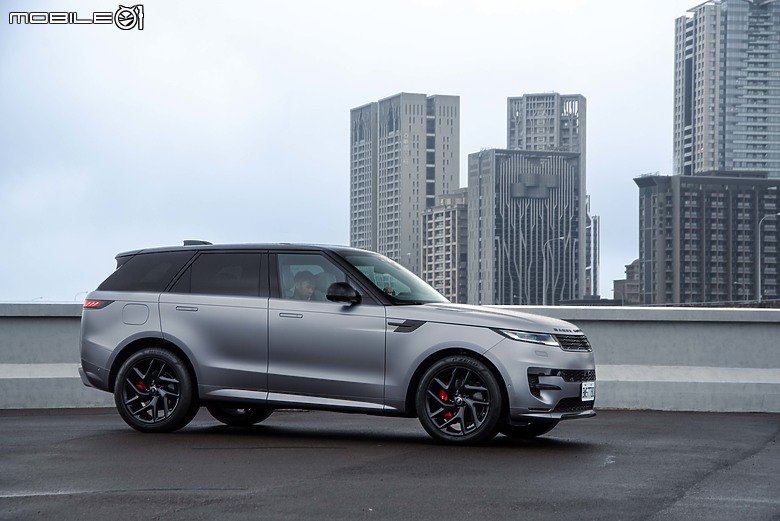 Range Rover Sport P400 Dynamic SE新年式試駕|內在微幅更新,極簡魅力依舊無與倫比!