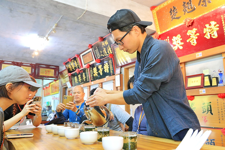 點我看大圖 (映像旅行) 穿梭漫遊淡蘭古道、感受茶葉運輸經濟in坪林、四堵古道feat.新北市觀光旅遊局