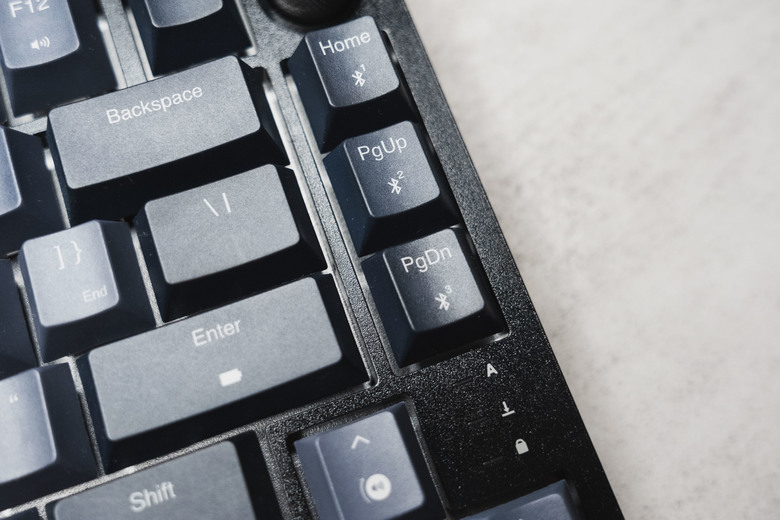 【開箱】CORSAIR K65 PLUS WIRELESS 三模機械式鍵盤