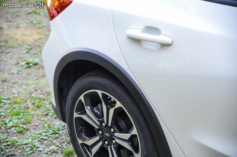 Ford Focus Active Vignale 試駕|剛好的車身尺碼、高實用性的跨界機能!