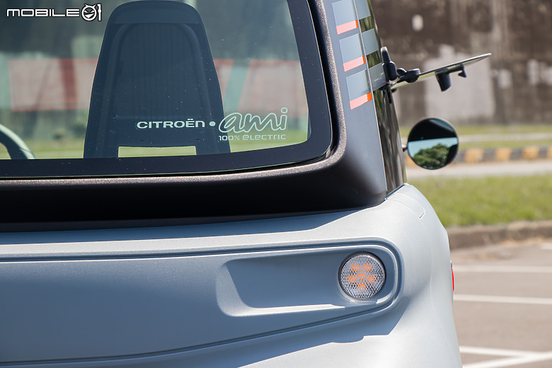 Citroen Ami 試駕｜比法拉利吸睛、比小綿羊可靠！