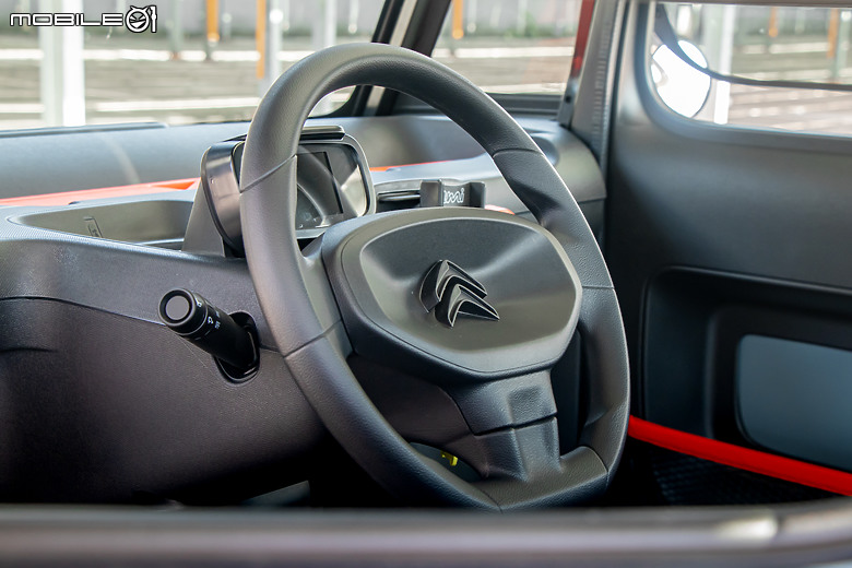 Citroen Ami 試駕｜比法拉利吸睛、比小綿羊可靠！