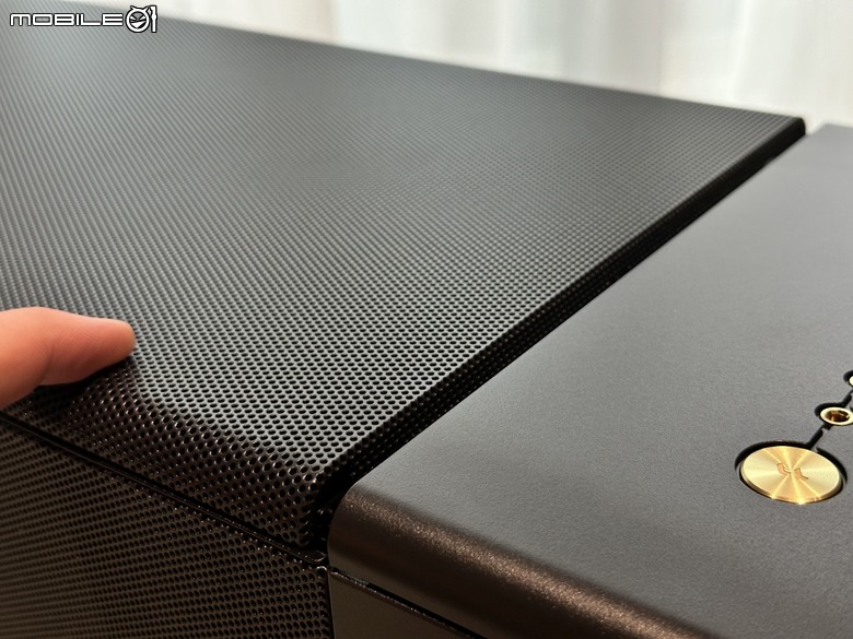 不只是放大!Fractal Design North XL 機殼