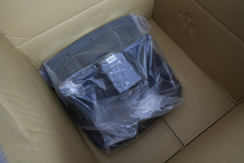 【開箱】irocks T27 雲岩網人體工學椅開箱