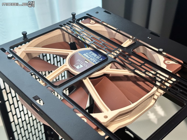 不只是放大!Fractal Design North XL 機殼