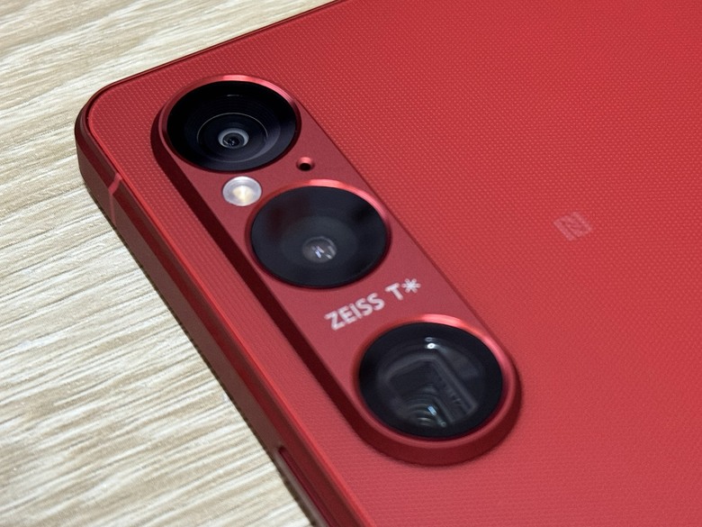 **開箱** Sony Xperia 1 VI 緋紅到貨