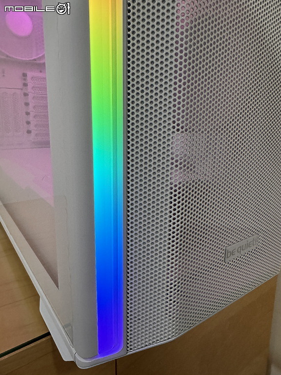 寬敞大空間高質感兼具靜音 be quiet! DARK BASE 701 白色版