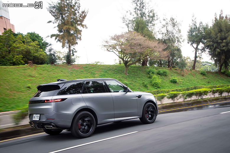 Range Rover Sport P400 Dynamic SE新年式試駕|內在微幅更新,極簡魅力依舊無與倫比!