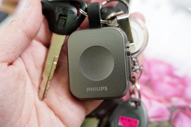 [開箱]PHILIPS 黑金剛三合一磁吸充電系列｜探索未來充電新趨勢，3 in 1『手機、手錶、耳機』同時無線充電