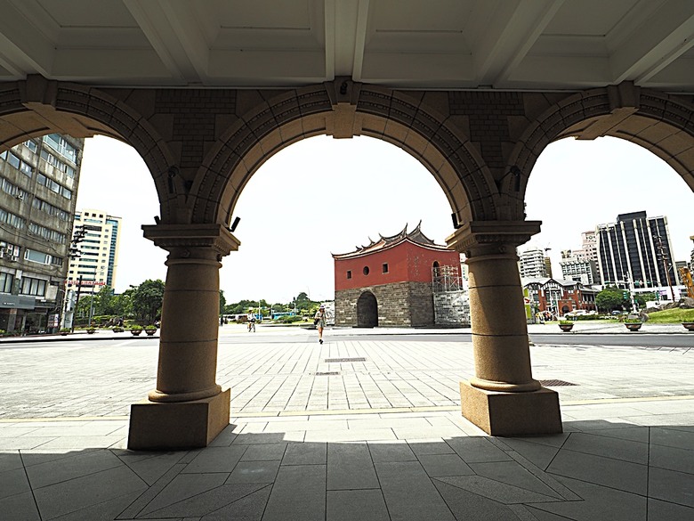 臺北府城北門、臺北郵局、撫臺街洋樓、博愛路街屋、三井舊倉庫、鐵道部廳舍與臺北工場 — 臺北建城140年登北門城樓與集章活動 & 週邊歷史景點巡禮