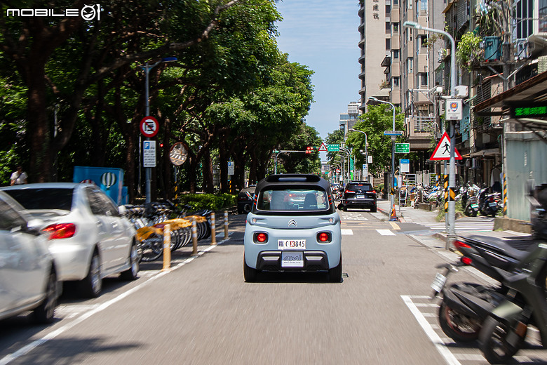 Citroen Ami 試駕｜比法拉利吸睛、比小綿羊可靠！