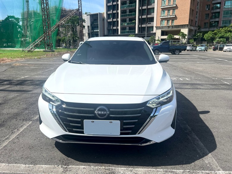 [開箱]NISSAN ALL NEW SENTRA 外觀照