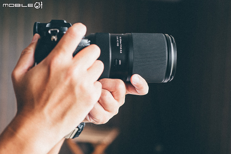 Tamron 50-300mm f/4.5-6.3 Di III VC VXD（A069）評測報告｜戶外取景更便利、近攝能力同步升級！