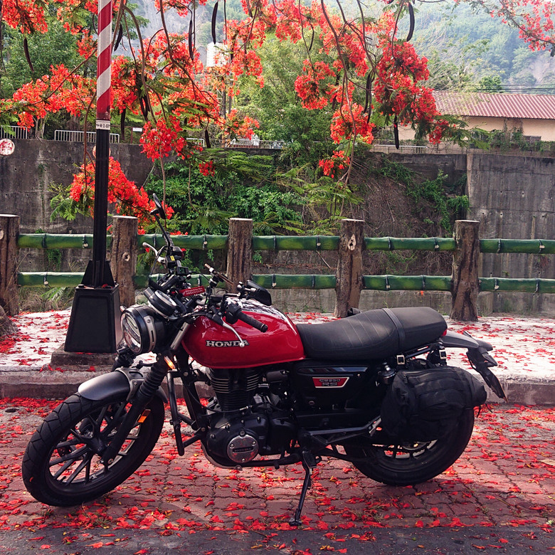 單人機車露營 🏍夏季輕量化露營 一個背包那瑪夏山上半野營