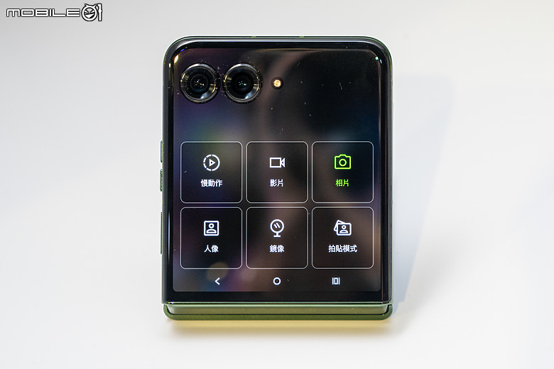 motorola razr 50系列 7/1開賣 有防水與大螢幕的新摺疊!