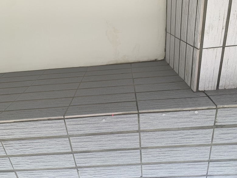 透天驗屋前發現牆面有問題跟滲水