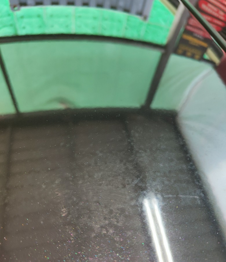 這車漆是不是沒金油層了