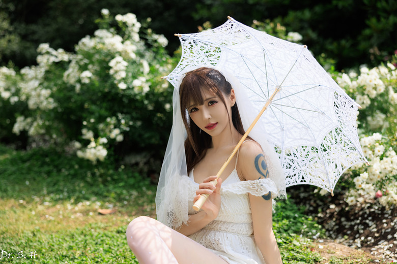 點我看大圖 婚攝? 昏攝.... (沒有新郎) 美女找我合照,....我害羞