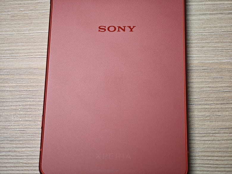 [開箱]：Sony堅持的浪漫-Xperia 1 VI 緋紅版
