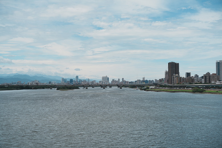 Tamron 50-300mm f/4.5-6.3 Di III VC VXD（A069）評測報告｜戶外取景更便利、近攝能力同步升級！