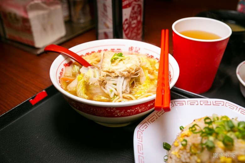 台北美食推薦-虎記餃子!日本老店技術指導,在台北就能享受到日本中華風的正統日式煎餃還有超棒的蔬菜醬油拉麵!