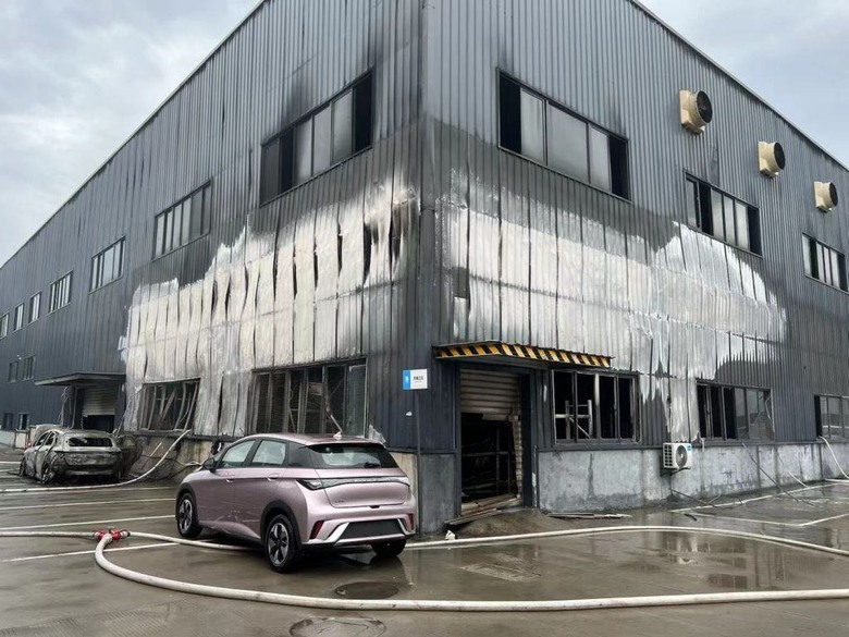 某迪4 s 店又著火了