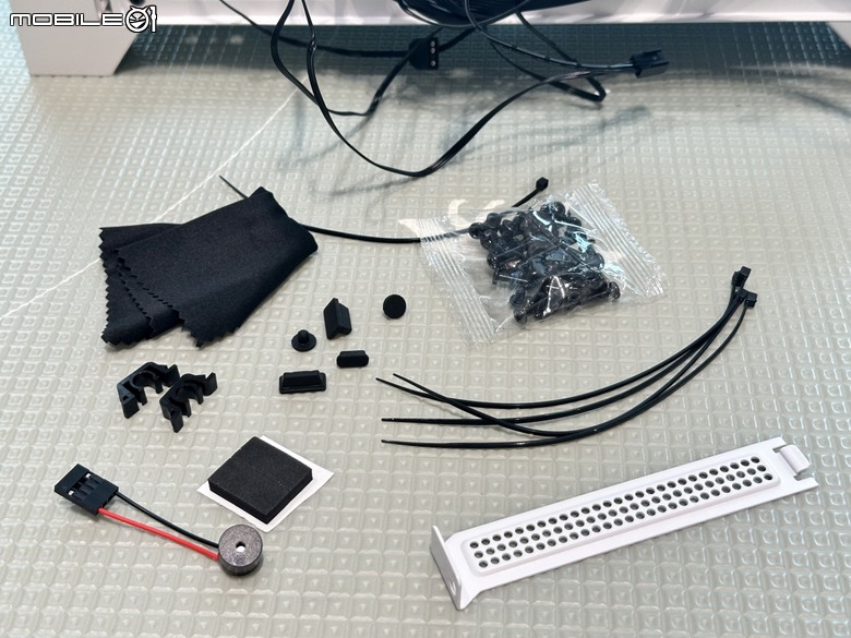 大飛平價新品 DRX70機殼 & DN-240一體水冷
