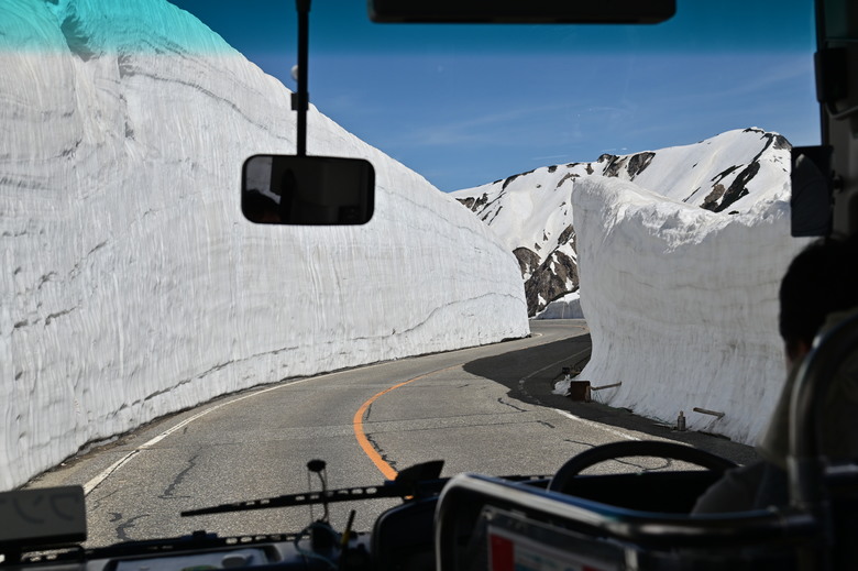 白雪皚皚的立山黑部與鬱鬱葱葱的上高地散步之旅-下