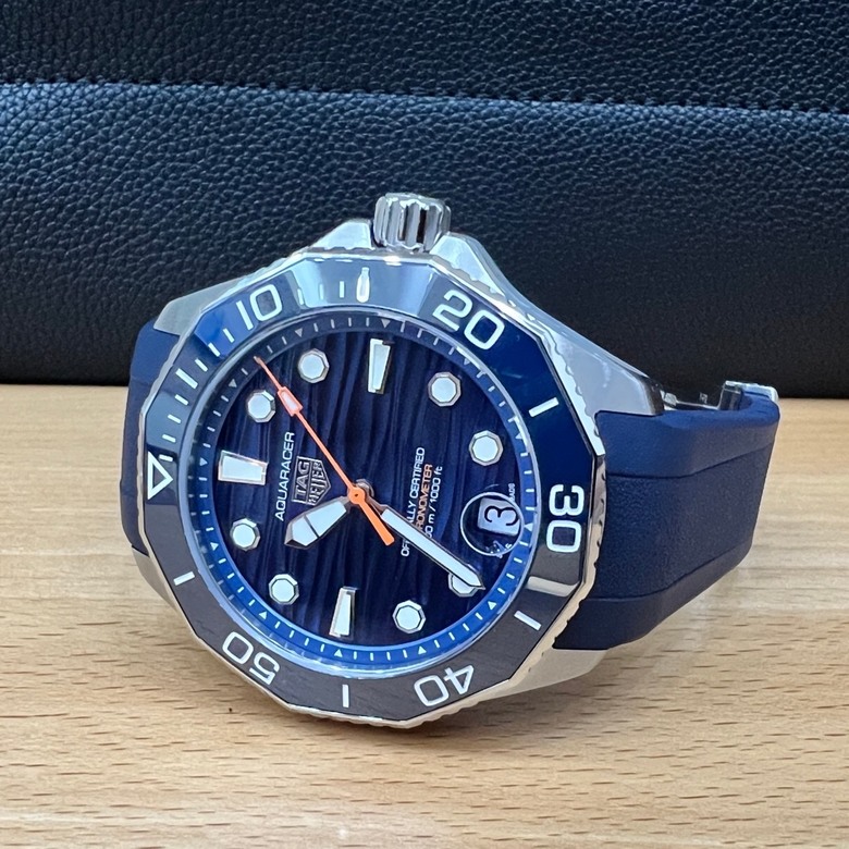 新入手Tag Heuer潛水大三針，高顏值藍面「豪鬼」