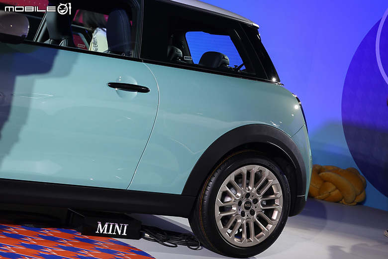 【採訪】MINI Cooper大改款正式上市，劃分兩等級售價153萬元起！