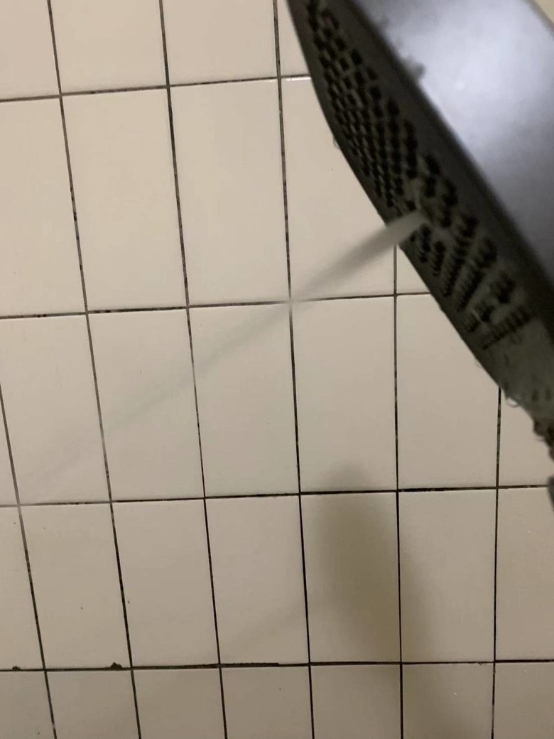 【開箱】被沐浴耽誤的清潔好物 — Haier 海爾 極致舒壓蓮蓬頭(HR-P301G)