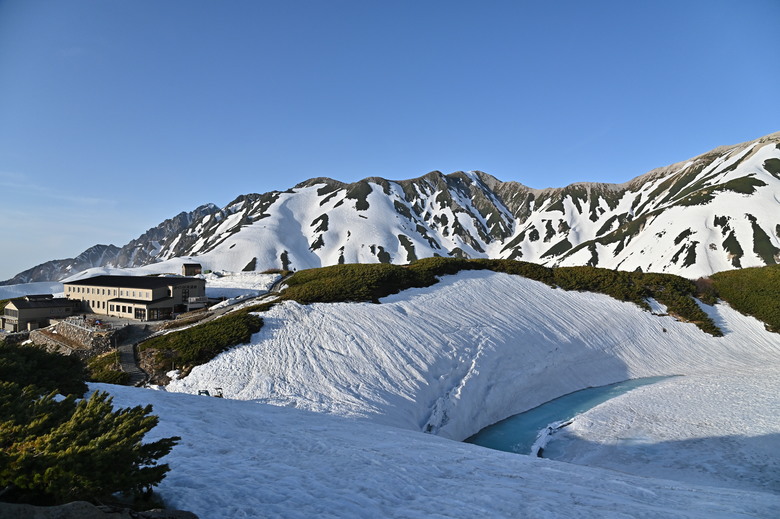 白雪皚皚的立山黑部與鬱鬱葱葱的上高地散步之旅-上