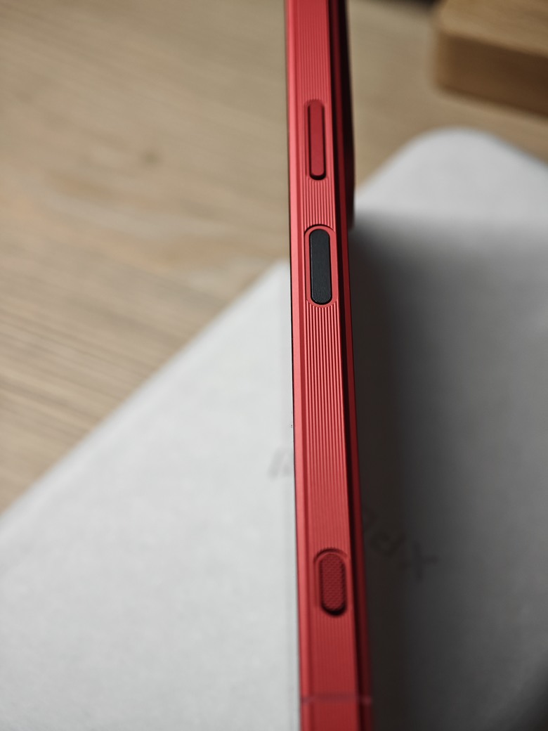 [開箱]：Sony堅持的浪漫-Xperia 1 VI 緋紅版