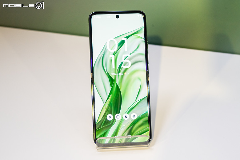 motorola razr 50系列 7/1開賣 有防水與大螢幕的新摺疊!