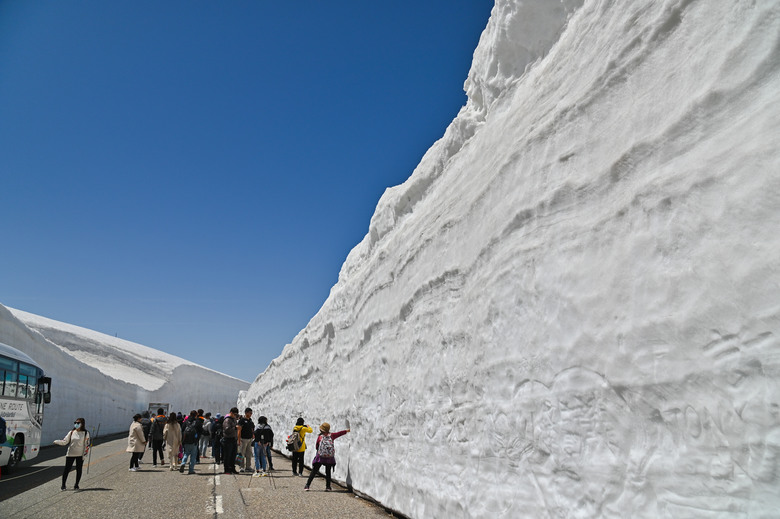 白雪皚皚的立山黑部與鬱鬱葱葱的上高地散步之旅-上