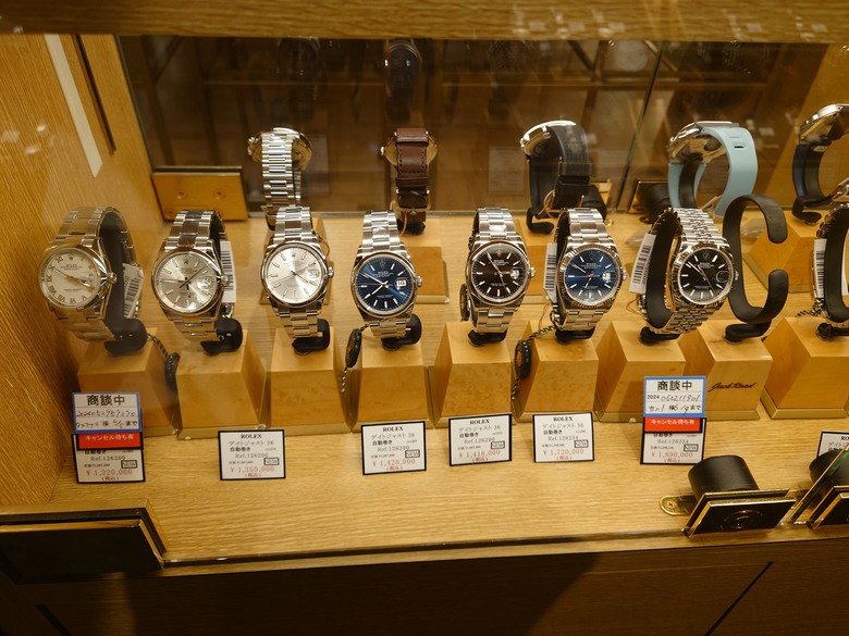 點我看大圖 一日快閃中野買表記-Navitimer Ref. 806 1959 開箱與2024 ROLEX價格與IWC 骨董錶分享