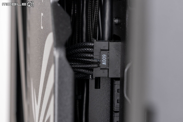 ROG BTF 背插主機板／顯示卡／機殼組合實裝體驗 打造頂級視覺效果的不二之選