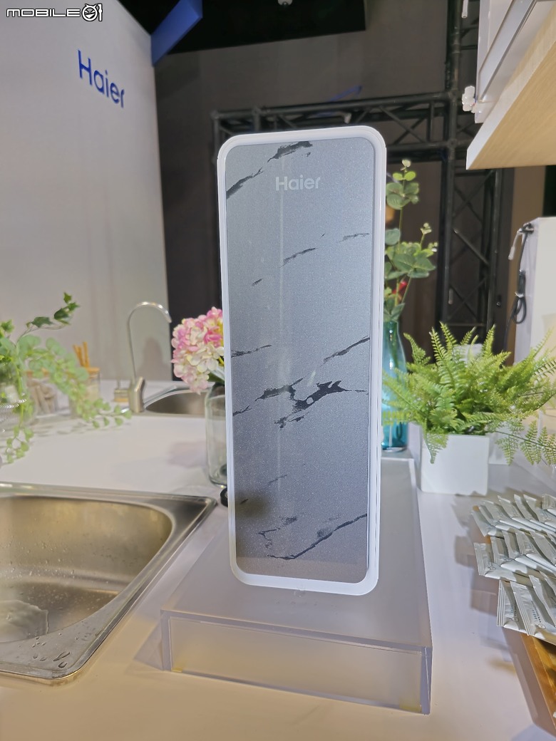 點我看大圖 【體驗會實況】依於技、游於藝、化於水,Haier 海爾 2024 臻白純享,熱淨新品發表盛典精采實錄!