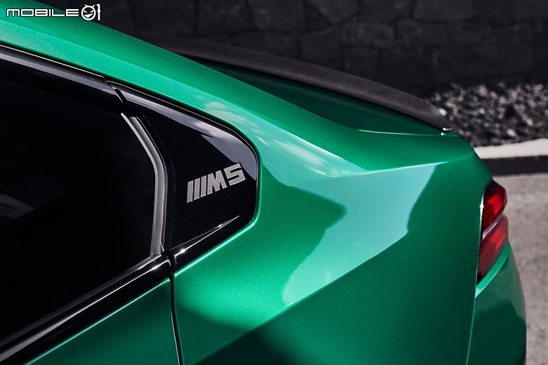 【海外新訊】BMW 全新 M5 亮相,車系首度配備 M Hybrid 系統可爆發 727 hp 馬力!