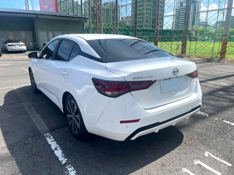 [開箱]NISSAN ALL NEW SENTRA 外觀照