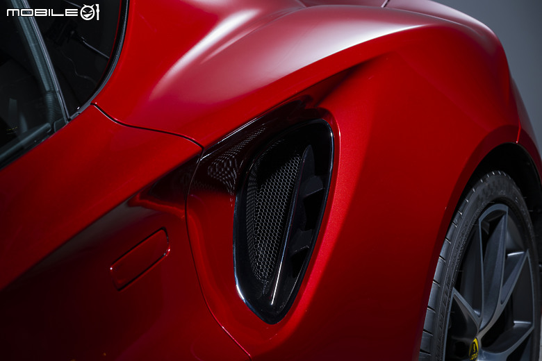 【國內新訊】最強四缸上陣、定價525萬元起，Lotus Emira First Editon抵台發表！